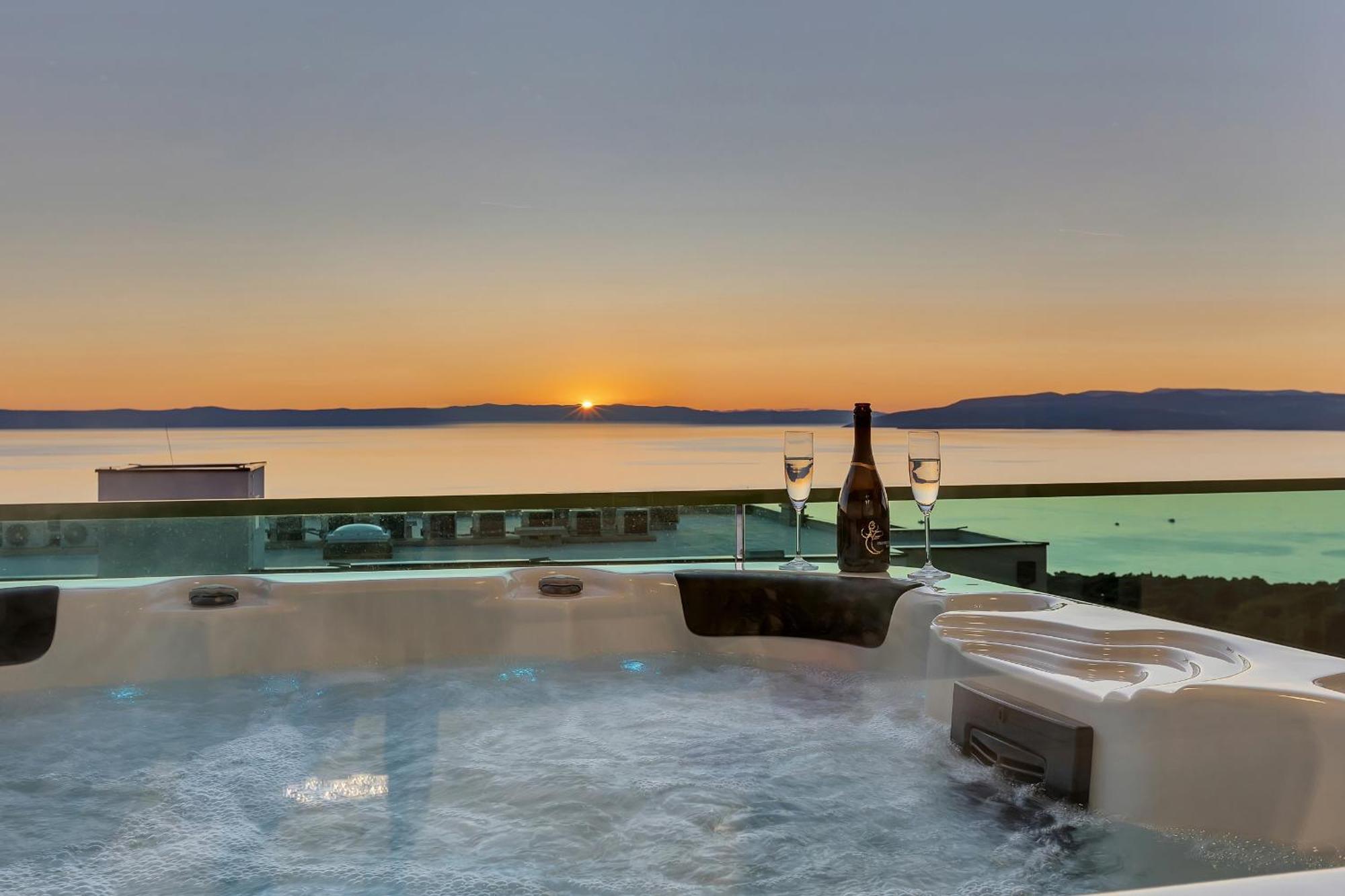 Апартаменты Exclusive Penthouse Big Blue With Private Jacuzzi Макарска Экстерьер фото