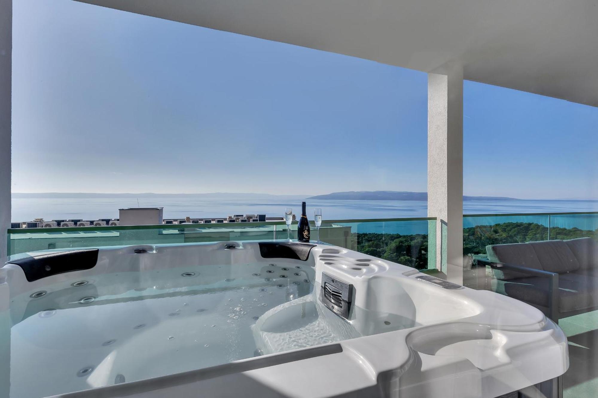 Апартаменты Exclusive Penthouse Big Blue With Private Jacuzzi Макарска Экстерьер фото