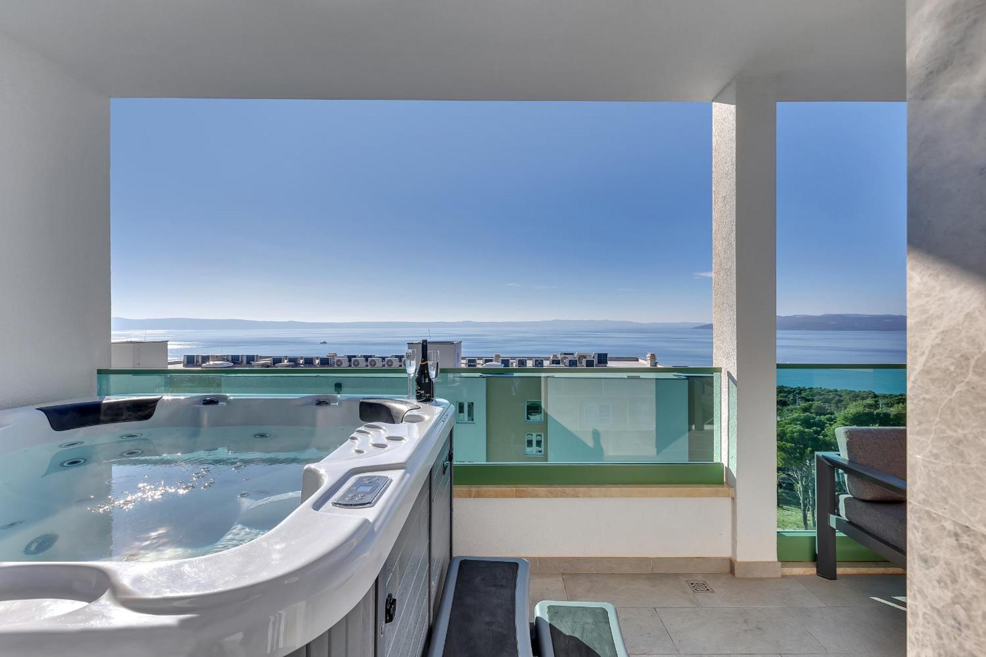 Апартаменты Exclusive Penthouse Big Blue With Private Jacuzzi Макарска Экстерьер фото