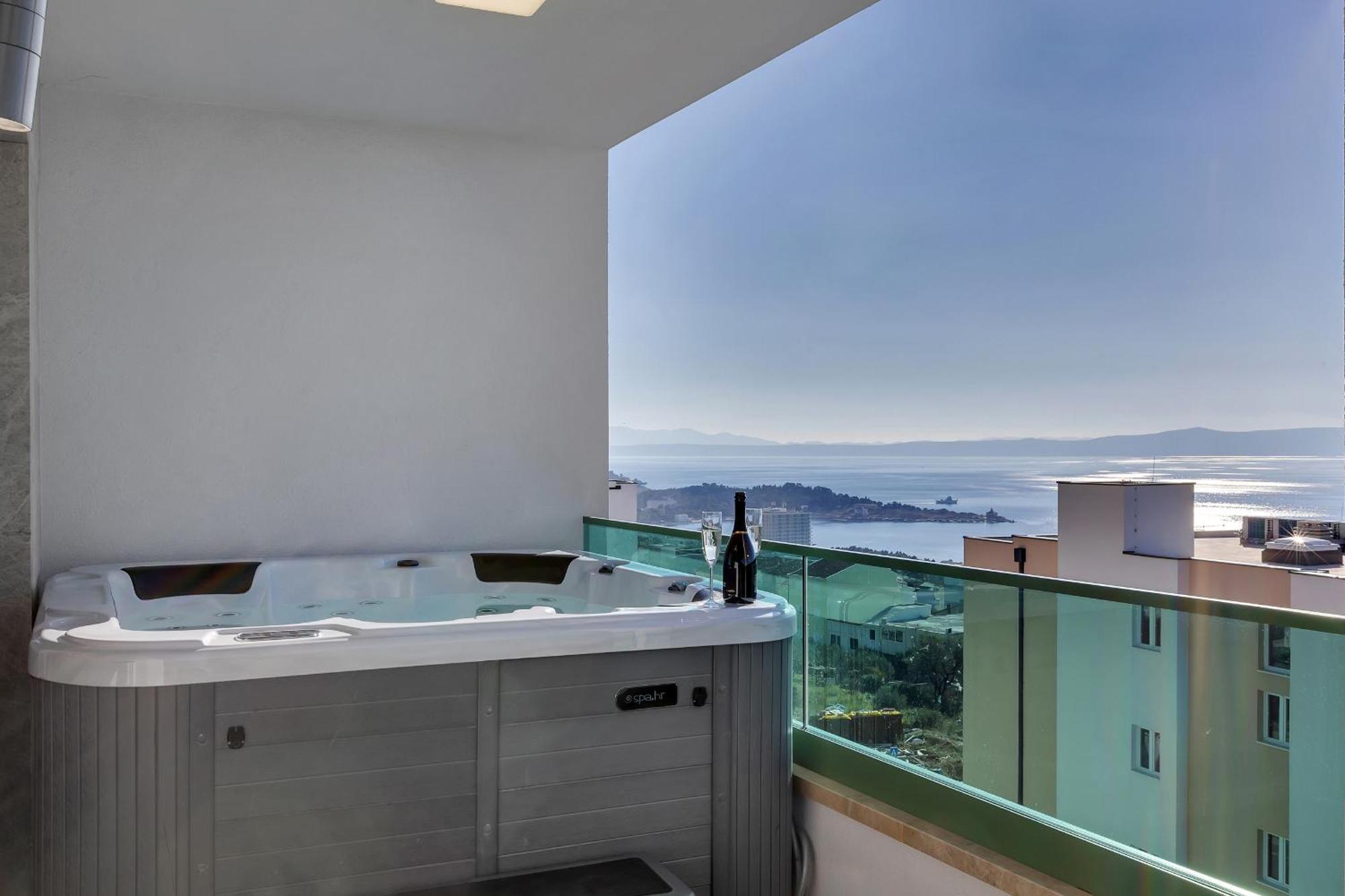 Апартаменты Exclusive Penthouse Big Blue With Private Jacuzzi Макарска Экстерьер фото