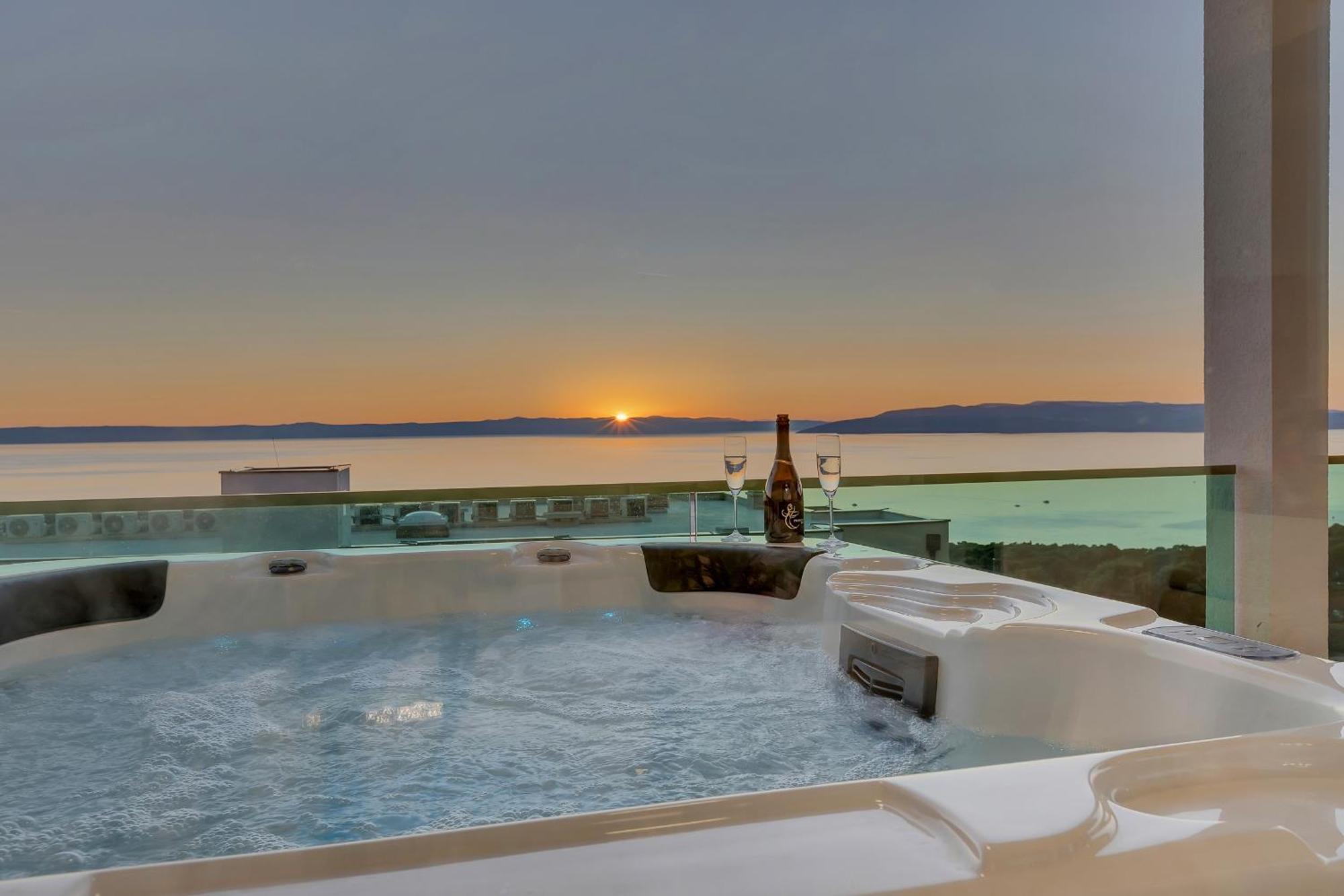 Апартаменты Exclusive Penthouse Big Blue With Private Jacuzzi Макарска Экстерьер фото