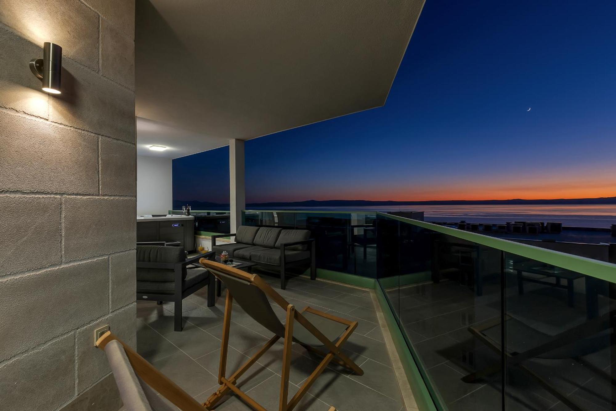 Апартаменты Exclusive Penthouse Big Blue With Private Jacuzzi Макарска Экстерьер фото