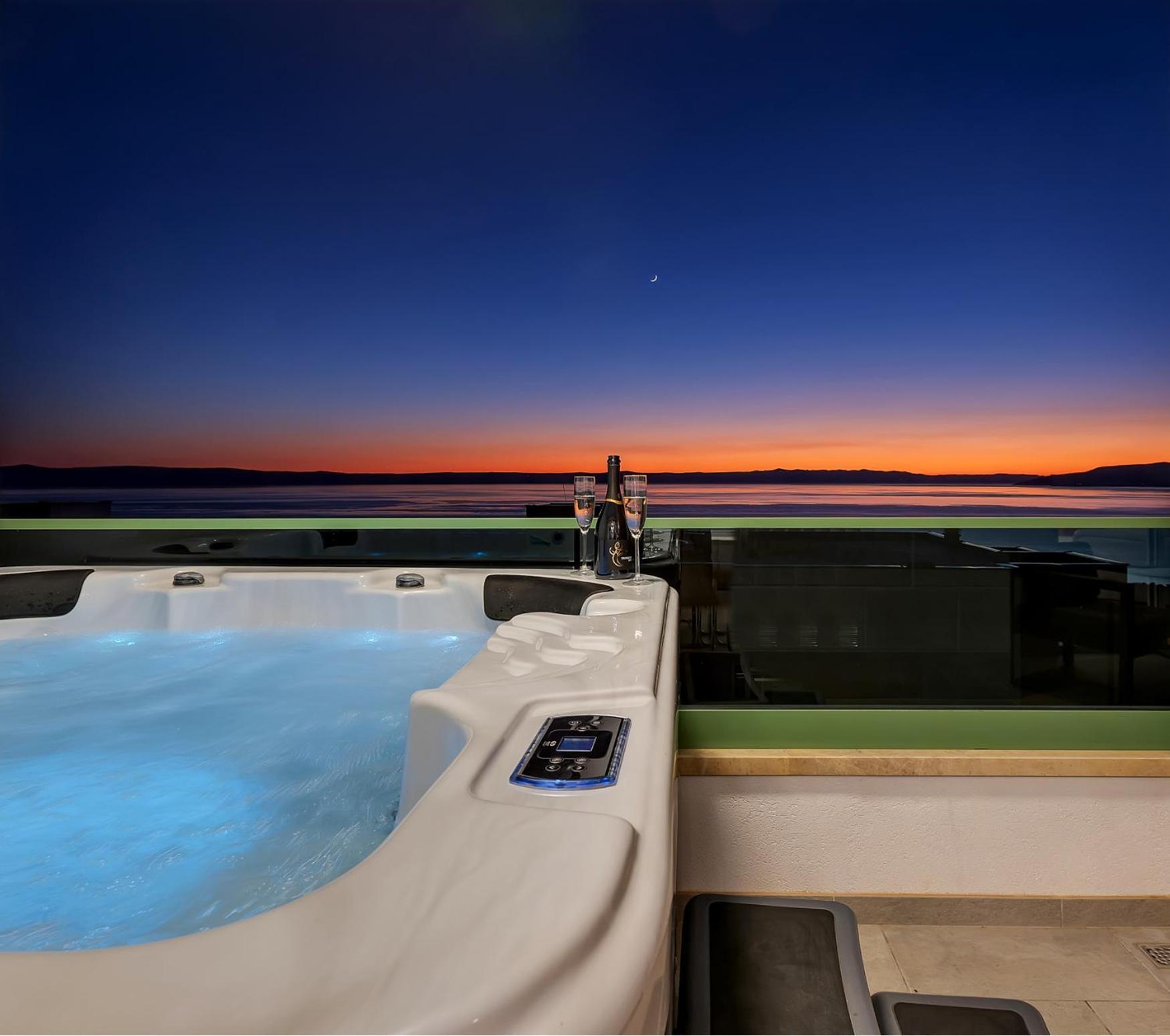 Апартаменты Exclusive Penthouse Big Blue With Private Jacuzzi Макарска Экстерьер фото
