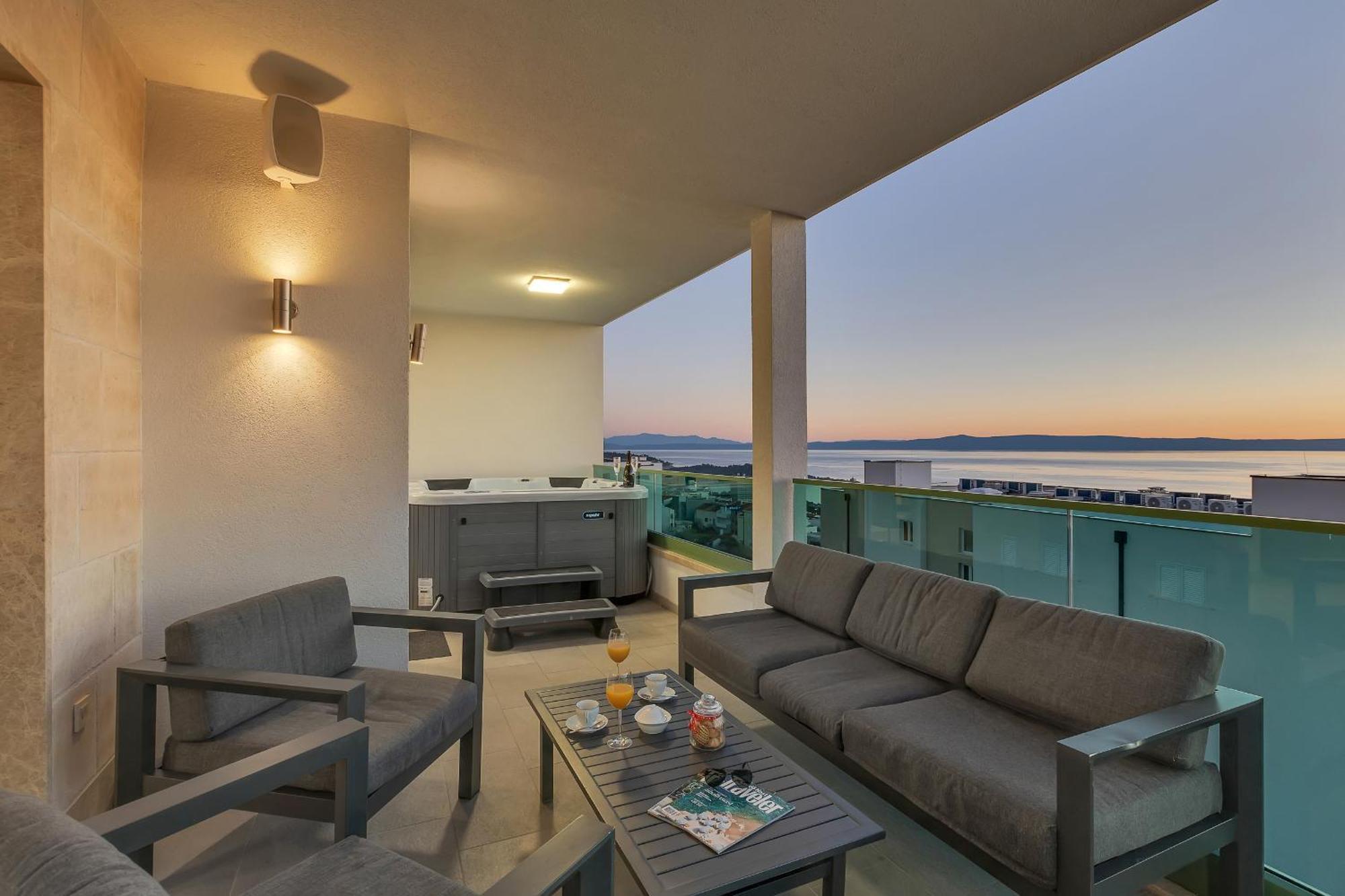 Апартаменты Exclusive Penthouse Big Blue With Private Jacuzzi Макарска Экстерьер фото
