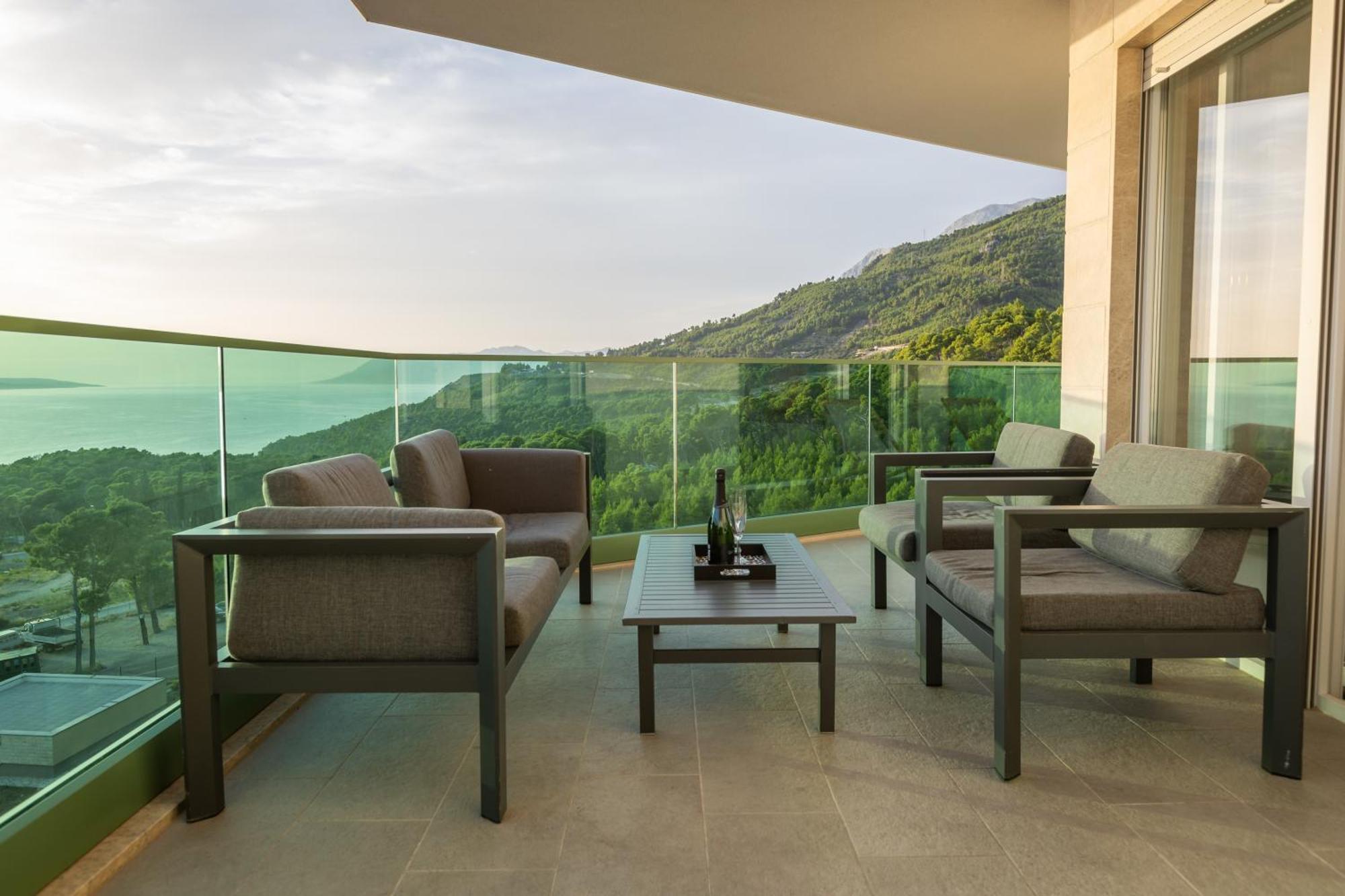 Апартаменты Exclusive Penthouse Big Blue With Private Jacuzzi Макарска Экстерьер фото